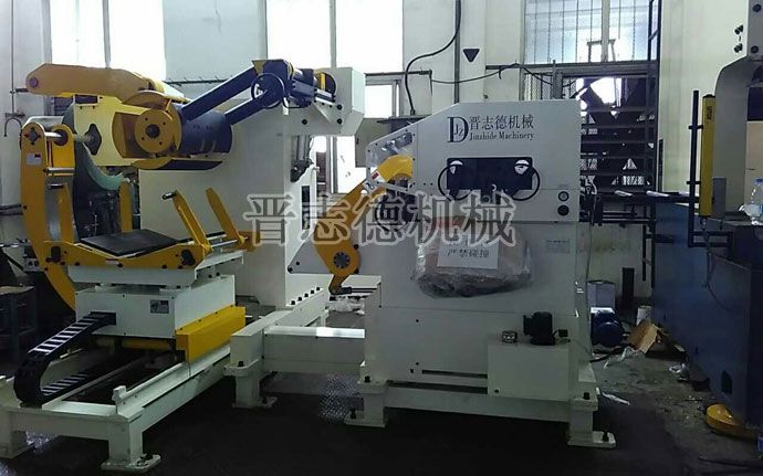 重慶三合一送料機(jī)客戶現(xiàn)場(chǎng)