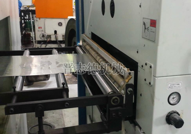 給油機(jī)配三合一送料機(jī)使用,給油機(jī)使用 給油機(jī)配三合一送料機(jī)使用,給油機(jī)使用