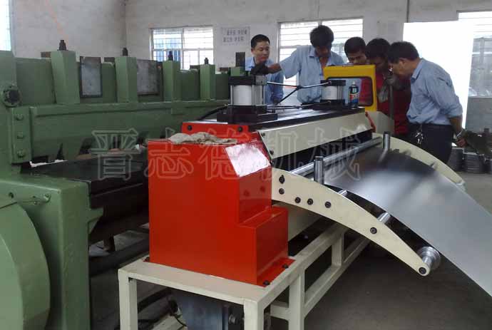 指導(dǎo)客戶使用NC送料機