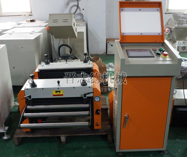 厚板NC送料機 厚板NC送料機