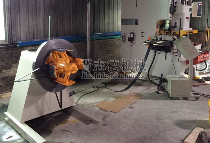 重型材料架配NC送料機 重型材料架配NC送料機