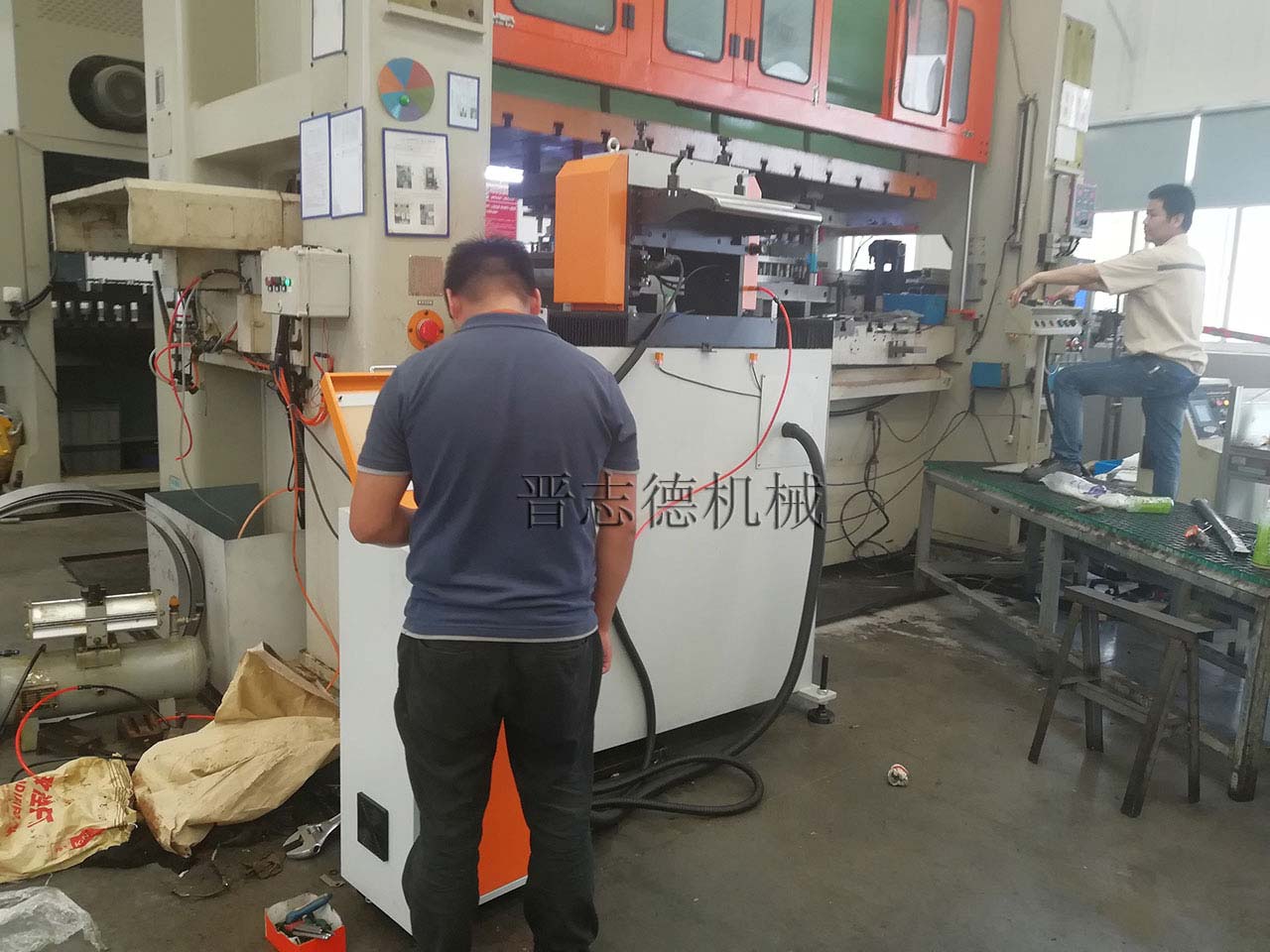 偏擺NC送料機調試,偏擺NC送料機安裝 偏擺NC送料機調試,偏擺NC送料機安裝