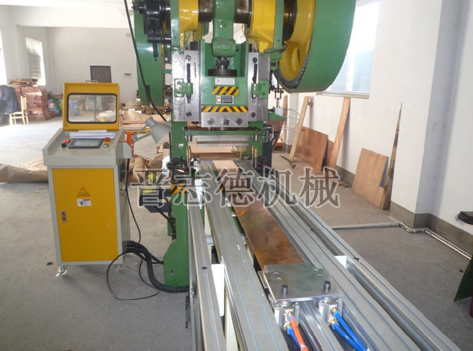 片材送料機使用現(xiàn)場