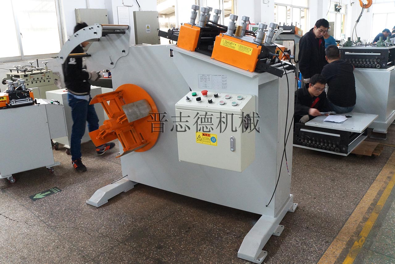 二合一整平機生產現場 二合一整平機生產現場