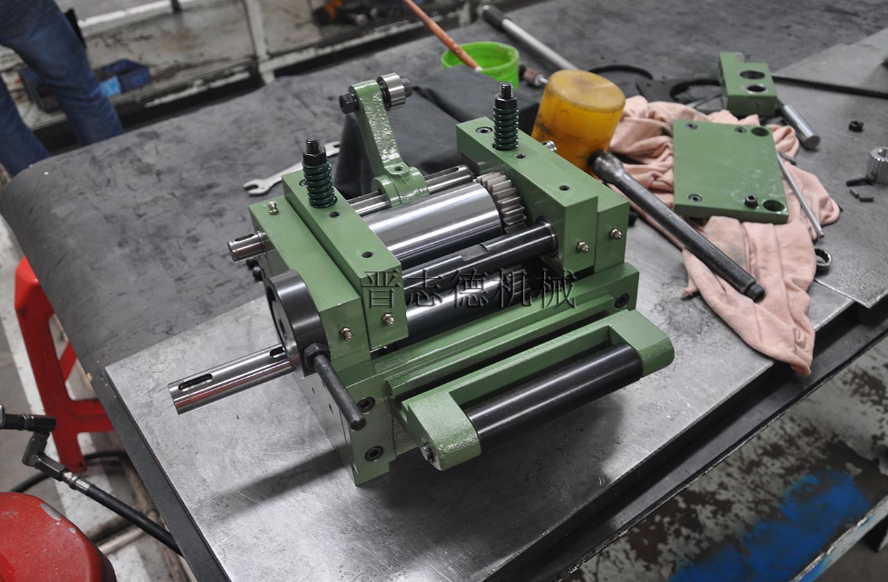 高速滾輪送料機使用,高速滾輪送料機生產 高速滾輪送料機使用,高速滾輪送料機生產