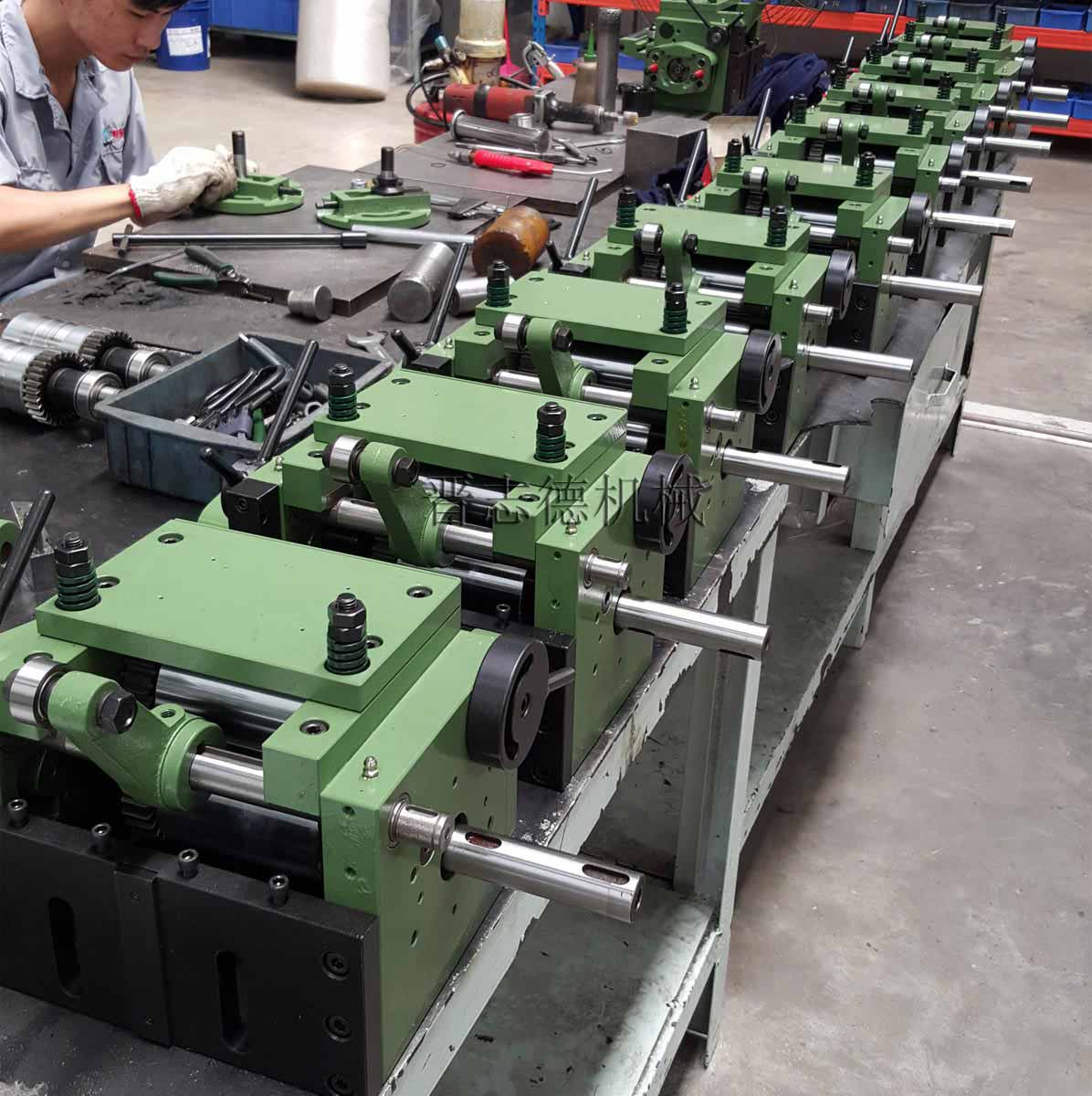 高速滾輪送料機裝配 高速滾輪送料機裝配