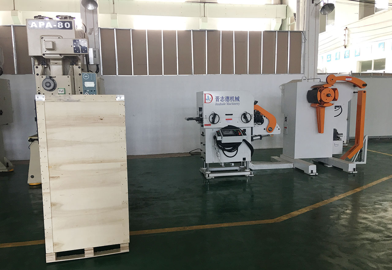 自動(dòng)送料矯正機(jī)廠,自動(dòng)送料矯正機(jī)廠家