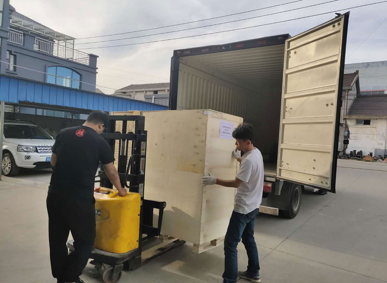 送料機(jī)出口泰國(guó),沖床送料機(jī)出口泰國(guó)