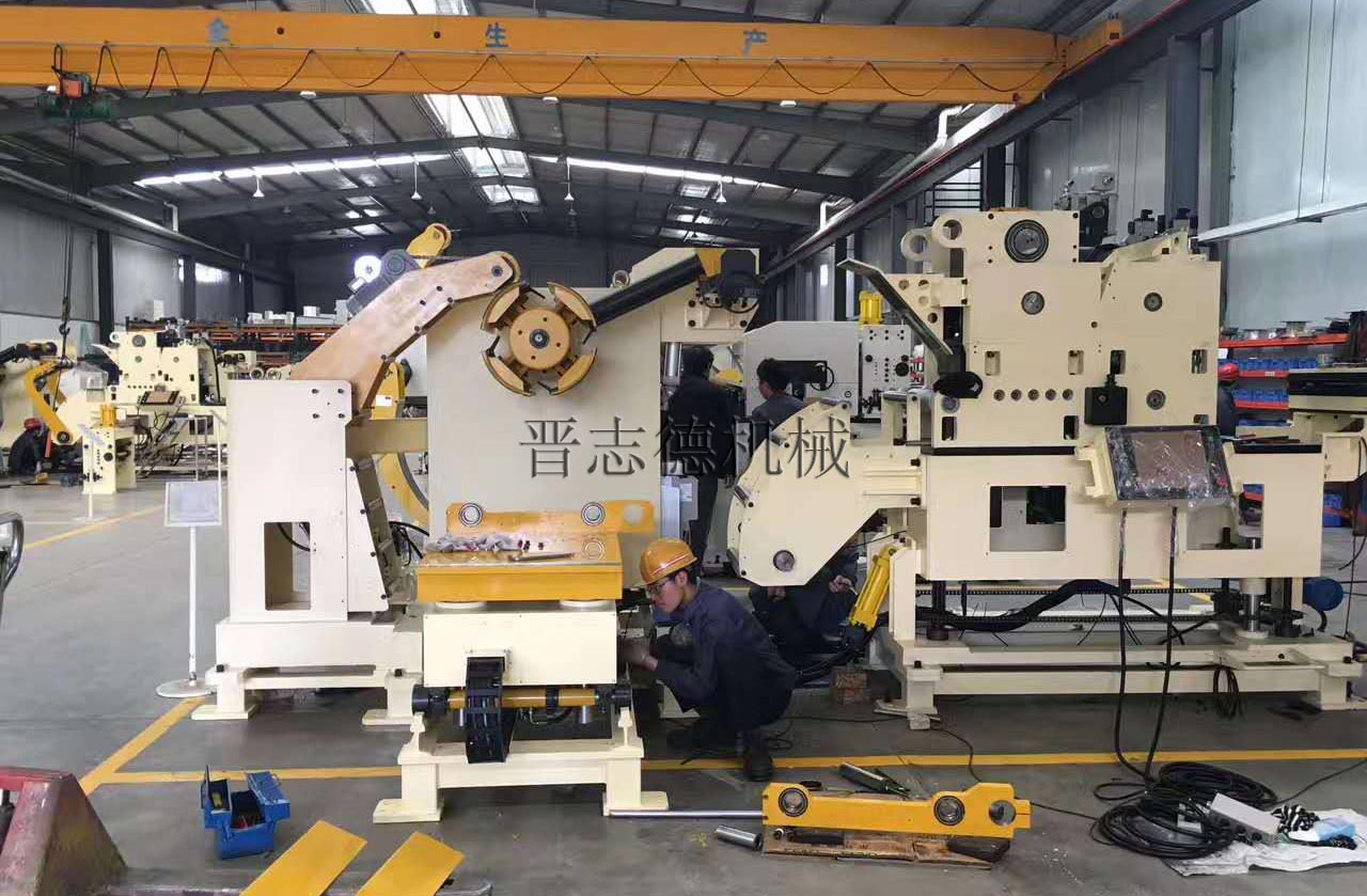 沖床送料機裝配 沖床送料機裝配