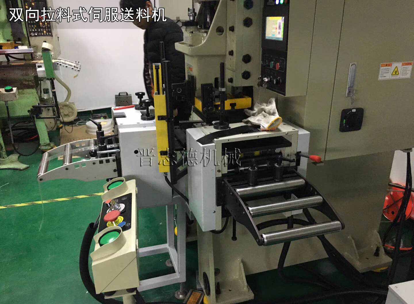 拉料式送料機(jī),拉料式?jīng)_床送料機(jī) 拉料式送料機(jī),拉料式?jīng)_床送料機(jī)