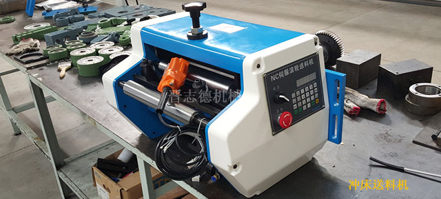 送料機設(shè)備 送料機設(shè)備