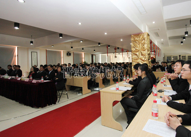 高張力三合一送料機(jī)培訓(xùn)現(xiàn)場 高張力三合一送料機(jī)培訓(xùn)現(xiàn)場