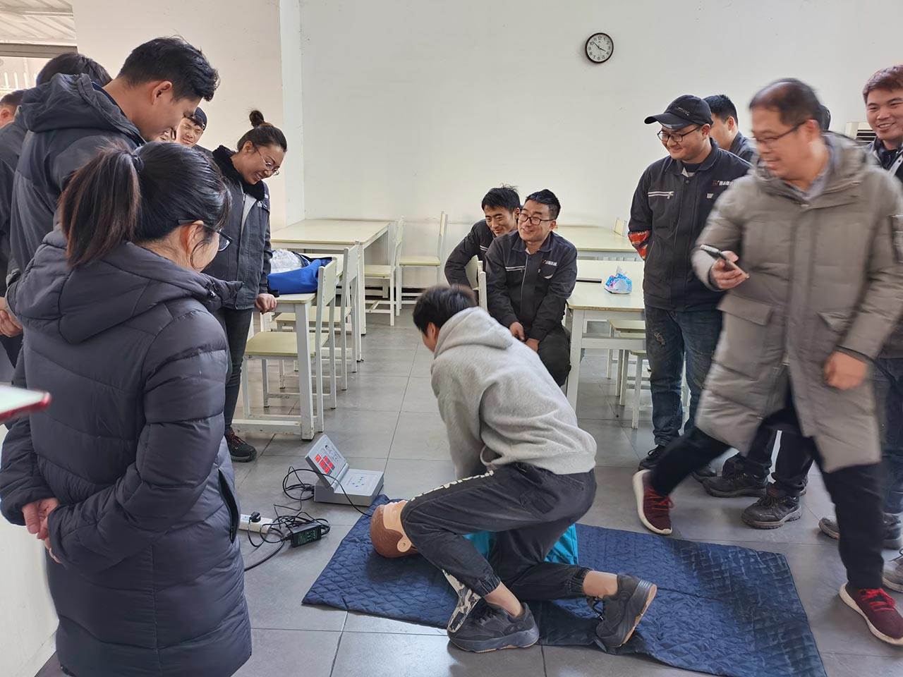 江蘇送料機(jī)廠心電復(fù)蘇演練 江蘇送料機(jī)廠心電復(fù)蘇演練