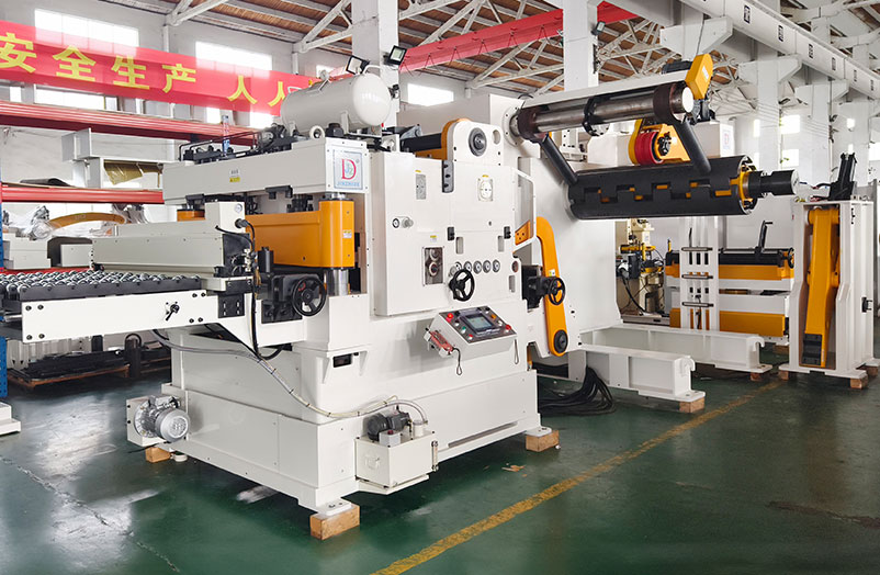 高強(qiáng)板三合一送料機(jī)圖片